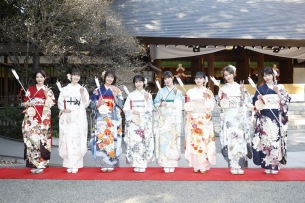 乃木坂46、過去最多タイの8名が乃木神社で成人式
